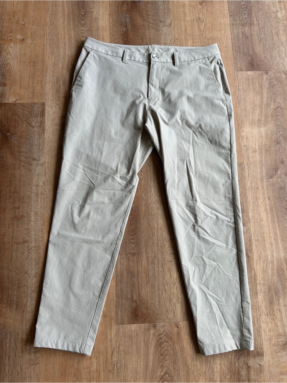 lululemon athletica Men's Khaki Slim Chinos - Light Tan